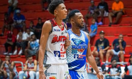 Buitres de Lavapiés vencen a Pueblo Nuevo y avanzan a la gran final del Torneo de Baloncesto Superior de San Cristóbal
