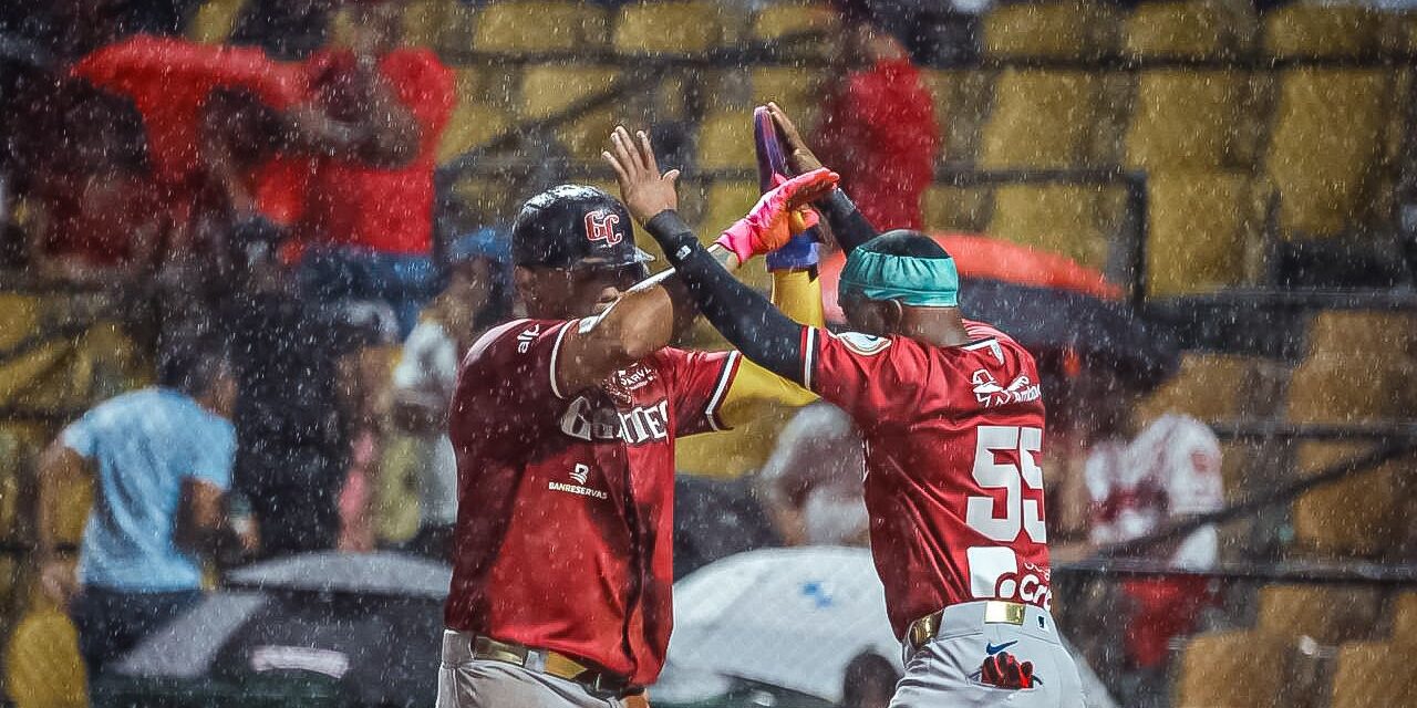 Grand slam de Julio Carreras impulsa a los Gigantes al tercer empleo