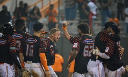 Muñoz decide en el noveno y Toros vencen al Licey para continuar a un paso de los playoffs