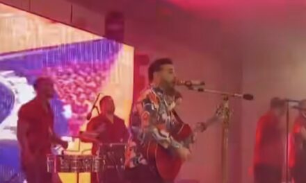 Sigue la fiesta navideña de Alofoke Media Group a ritmo de El Chaval de la Bachata