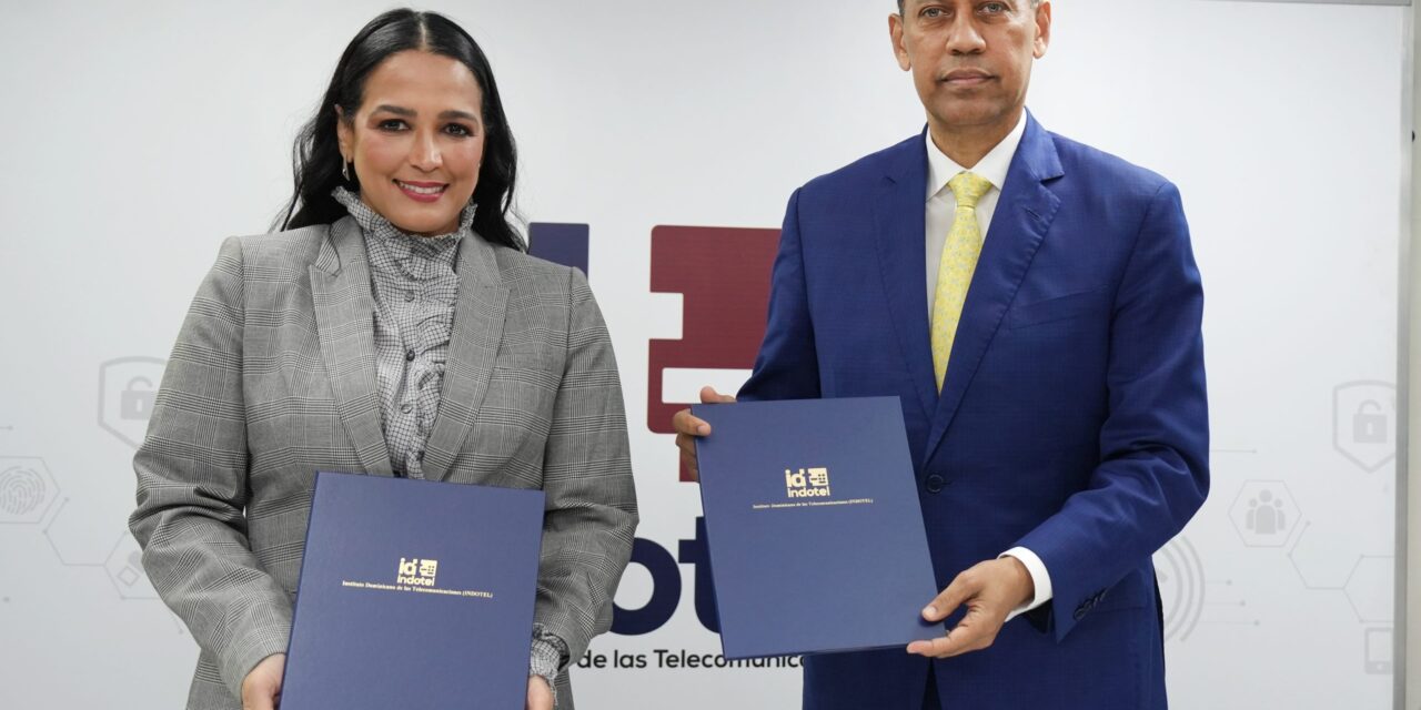 Indotel e INDEX firman acuerdo para proteger la alfabetización digital de dominicanos en el foráneo