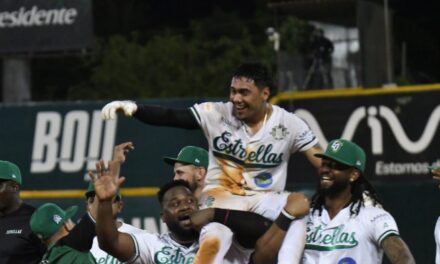 Ismael Munguía lidera barrida de Estrellas sobre Licey