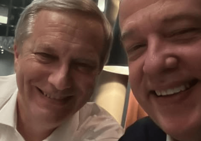 Ito Bisonó felicita a José Antonio Kast, el ultraderechista elegido como nuevo presidente de Chile