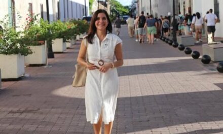 La embajadora Leah Francis Campos pronuncia su primer discurso manifiesto en Santo Domingo