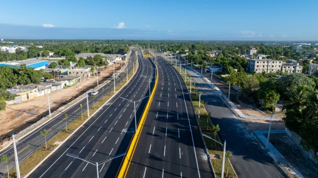 Presidente Abinader inaugura etapa final de Avenida Ecológica en Santo Domingo