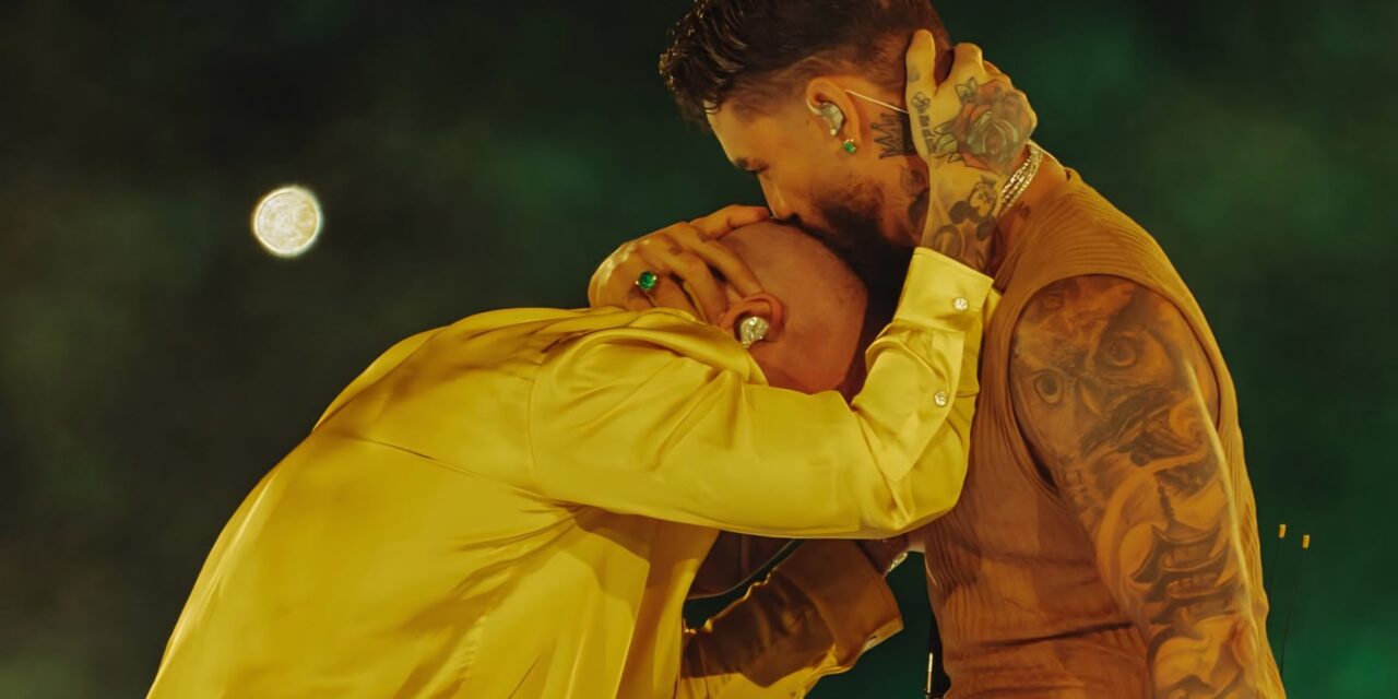 Maluma y J Balvin paralizan a Medellín con emotivo refriega en el tablado