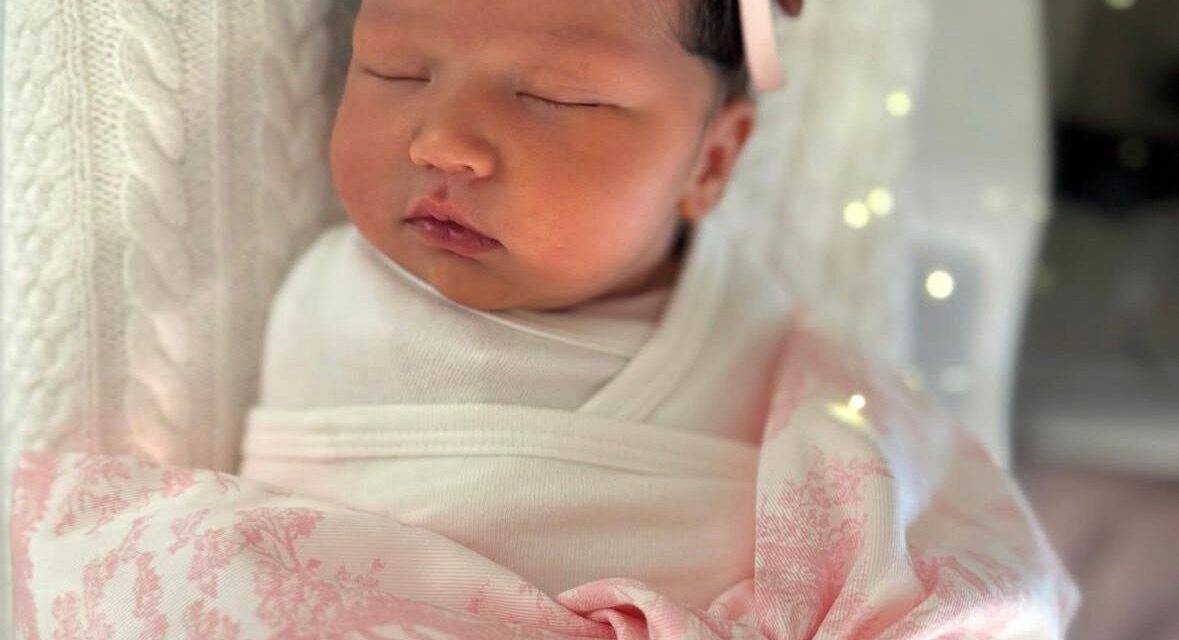 Nace Vail, el sexto hijo de Amelia Vega y Al Horford