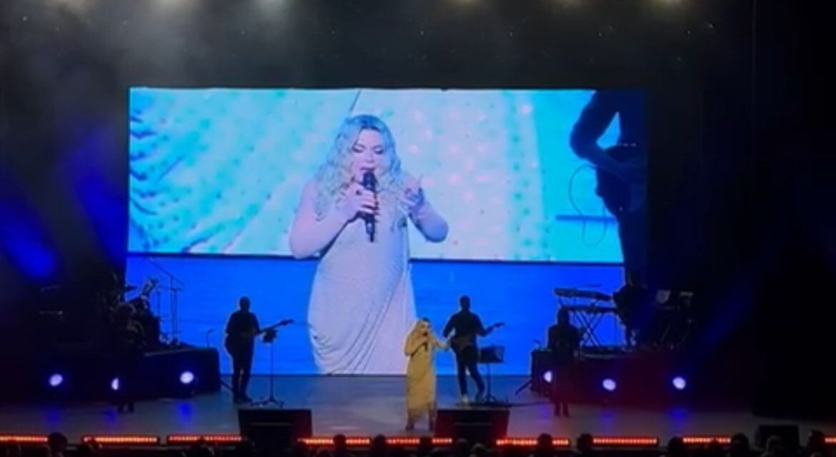 Personalidades acompañaron a Ednita Nazario en concierto de RD