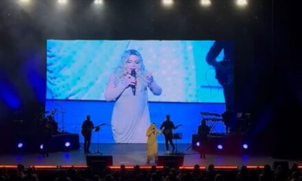 Personalidades acompañaron a Ednita Nazario en concierto de RD