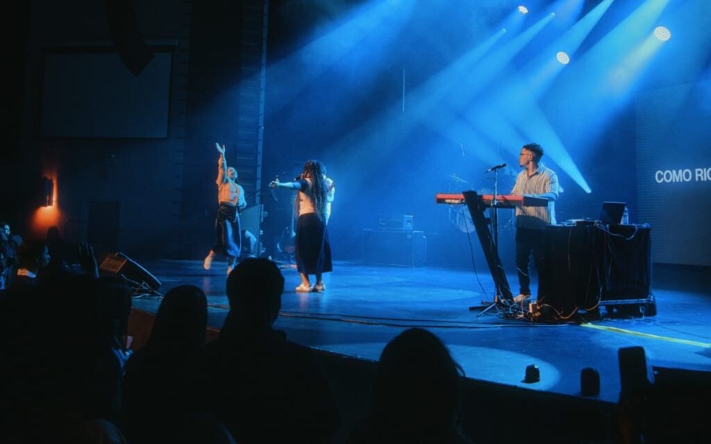 World Worship y Averly Morillo unen talentos en el Klein Memorial Auditorium de Connecticut