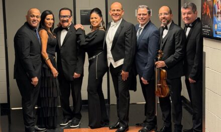 Zulinka y Miguel deslumbran en Navidad latina con la Filarmónica de Houston