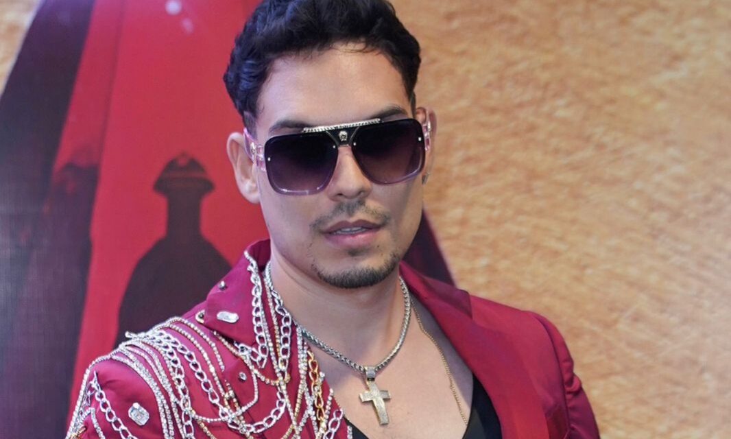El actor Angelo Perrone finaliza el año 2025 harto de éxitos