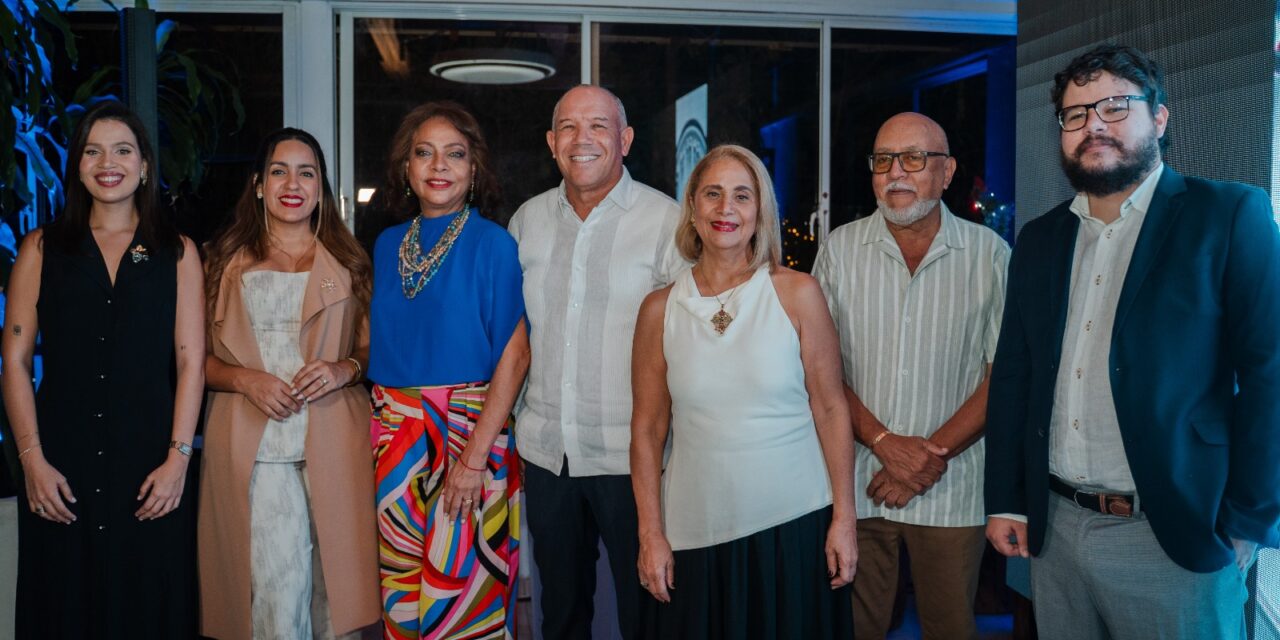 Dr. Huberto Bogaert Skin Clinic celebra 35 abriles de comisionado y anuncia ampliación de servicios