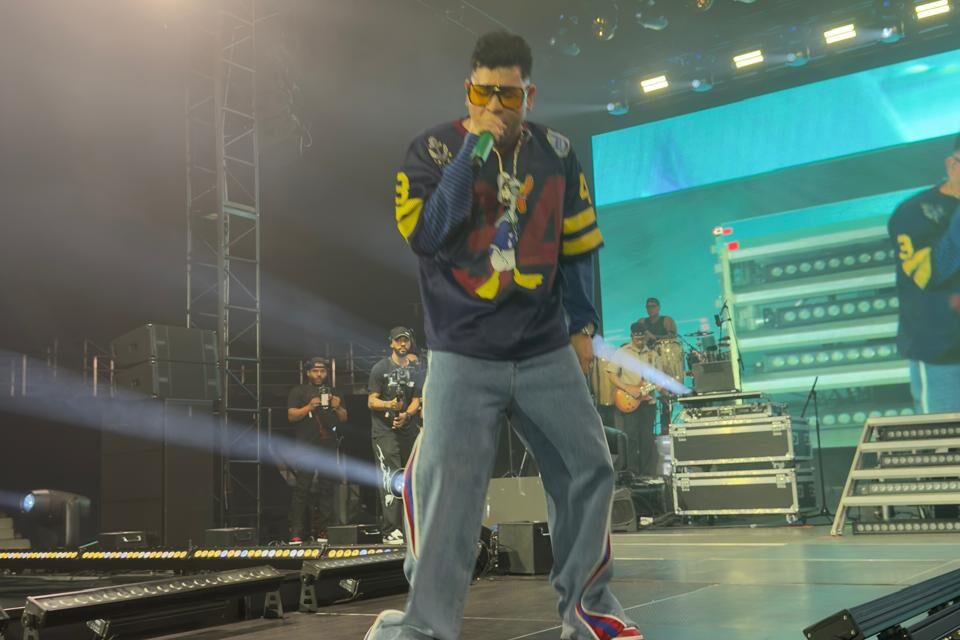 Shadow Blow inicia con éxito concierto en la Gran Arena del Cibao