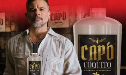 Pedro Capó celebra el emanación de su bebida tradicional puertorriqueña