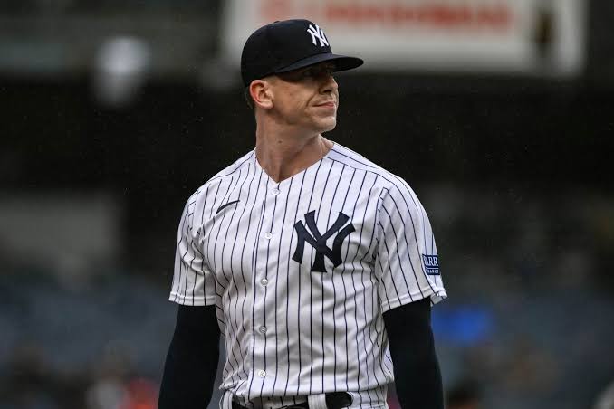 Bravos refuerzan su bullpen con la firma del derecho Ian Hamilton