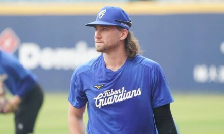 Toros anuncian contratación de arrojador abridor Aaron Leasher
