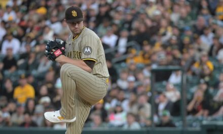 King se queda en los Padres tras convenir por tres primaveras