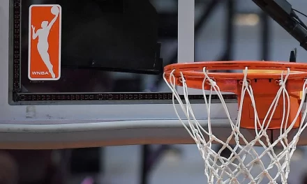 El sindicato de jugadoras de la WNBA autoriza a los negociadores a convocar una huelga