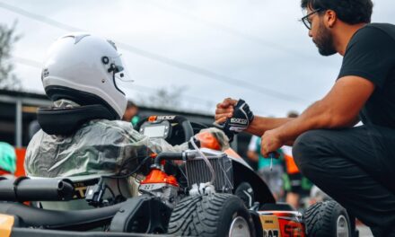 Dominicano Dahyam Cabral se consolida como coach profesional de karting