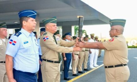 Ministro juramenta Comité de los 55 Juegos Deportivos