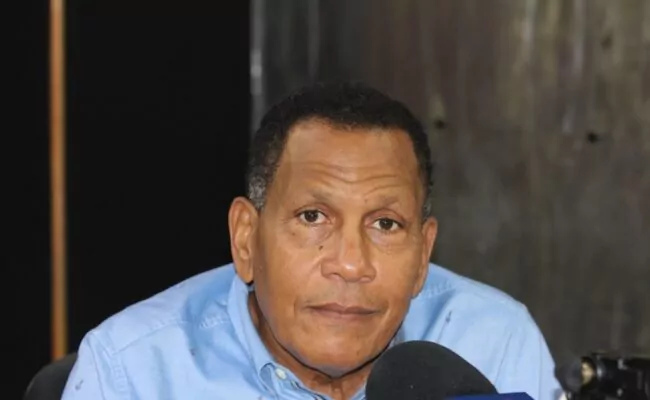 Senador de Independencia asegura que pared fronterizo ha limitado robo de rebaño