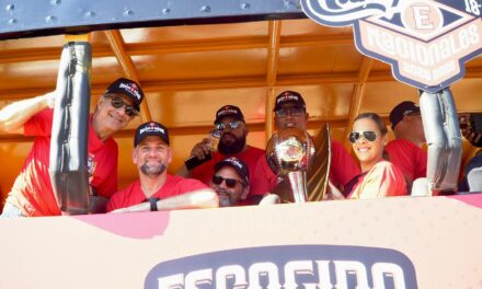 Escogido celebra la corona 18 con caravana por Santo Domingo | De Posterior Minuto