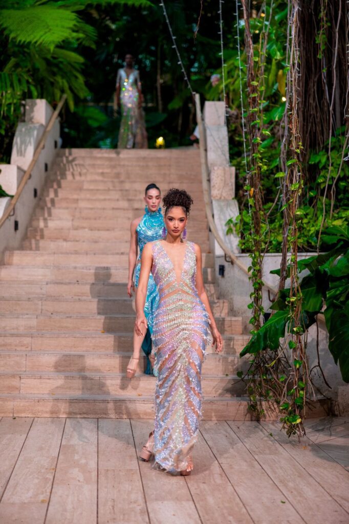 El poderoso ejemplo de una modelo que sufrió una caída en un desfile por el autismo - Noticias de hoy en República Dominicana | último minuto