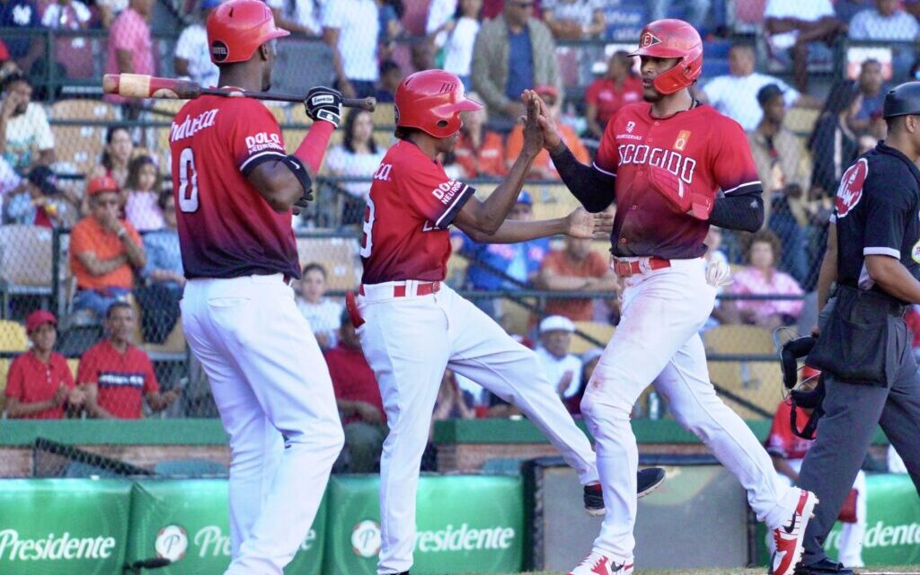 Escogido queda a un paso de la final; Águilas y Toros se juegan el posterior boleto