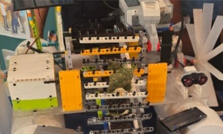 Estudiantes inventan barco para cosechar alga