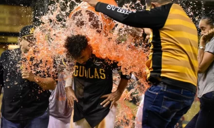 Durán se viste de héroe con hit de oro y Águilas superan a Gigantes en 11 innings