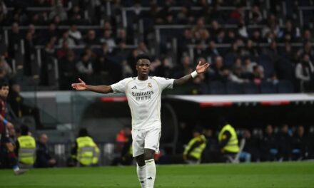 Mbappé y Asencio rescatan al Real Madrid en una sombra marcada por los pitos