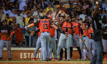 Blanqueada taurina mantiene a los Toros firmes en el segundo puesto