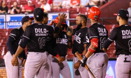 Leones ponen un pie en la final con triunfo sobre Gigantes