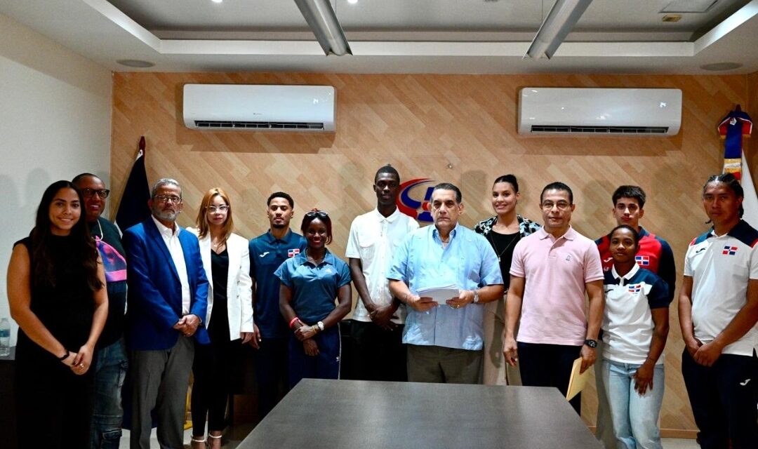 Solidaridad Olímpica COD entrega becas olímpicas a atletas