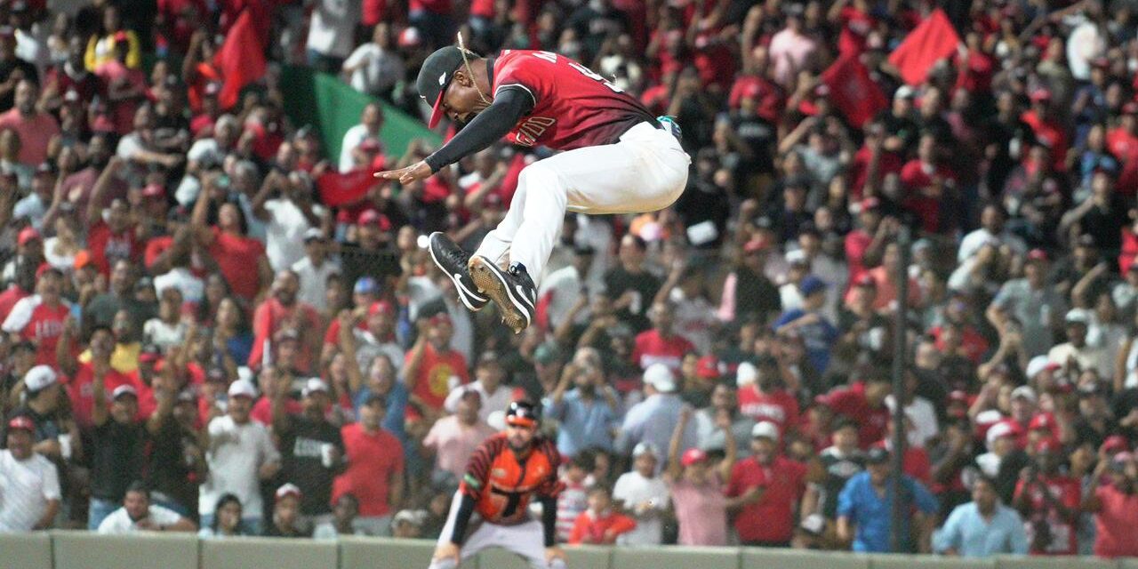 Leones del Escogido conquistan su corona 18 y sellan el bicampeonato | De Extremo Minuto