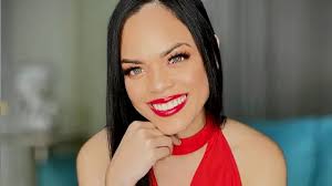 Kiara Romero sale ilesa luego de que su auto se incendiara en la Carretera Duarte - Noticias de hoy en República Dominicana | último minuto
