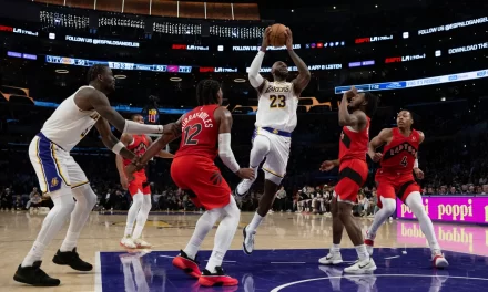 Luka y LeBron devuelven la forma a los Lakers en una vencimiento por 110-93 sobre los Raptors