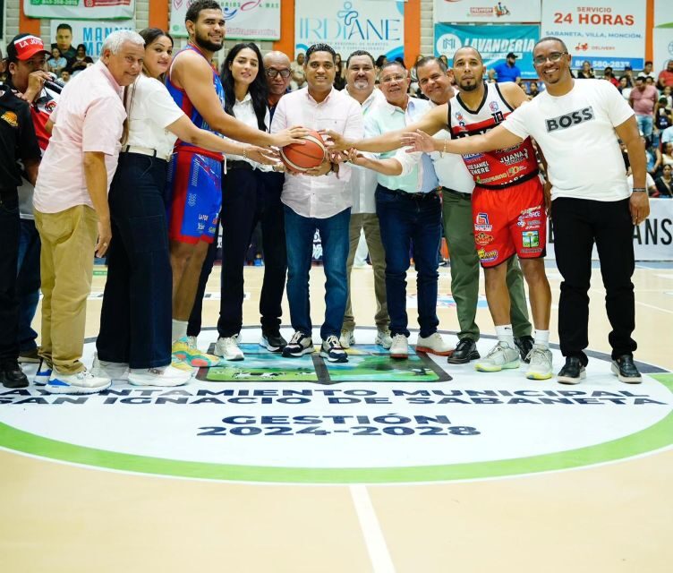 Ministro Kelvin Cruz anuncia remozamiento polideportivo