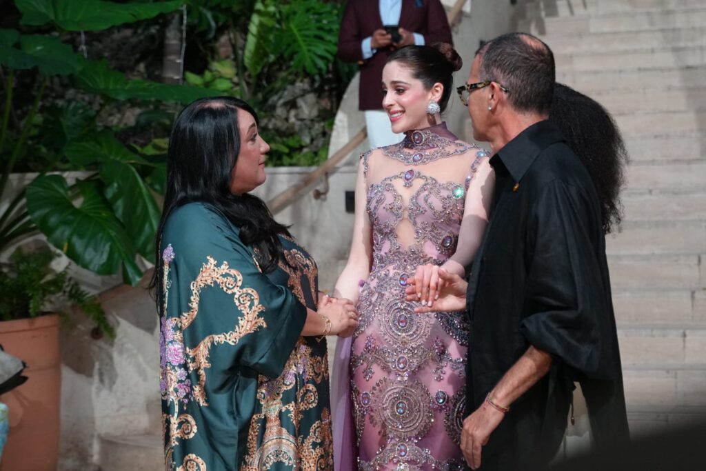 Miss Universo Fátima Bosch deslumbró en la pasarela del desfile de Giannina Azar - Noticias de hoy en República Dominicana | último minuto