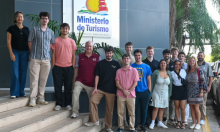 Mitur recibe a estudiantes estadounidenses para promover educación turística