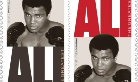 Estados Unidos honra a Mohamed Alí con sello postal conmemorativo
