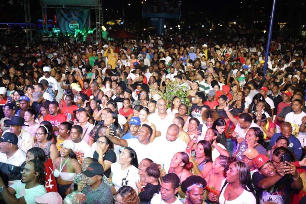 Samaná vibró de alegría con un histórico festival de música y cultura - Noticias de hoy en República Dominicana | último minuto
