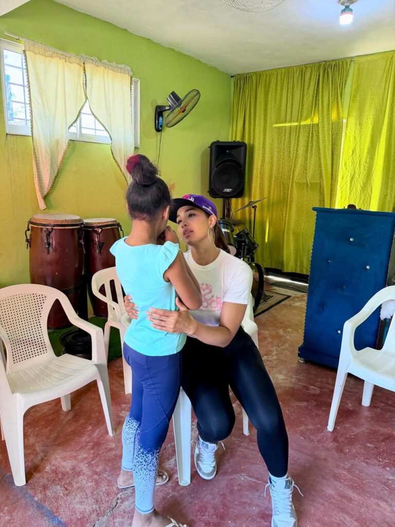 Sarodj lleva esperanza a los niños a través de su fundación Sarodj con un Propósito - Noticias de hoy en República Dominicana | último minuto