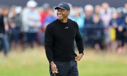 Tiger Woods cumple 50 abriles consagrado como una cartel que transformó el golf