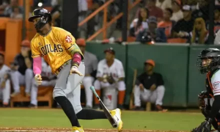 Águilas empatan en segundo con los Toros y mantienen lucha por la final