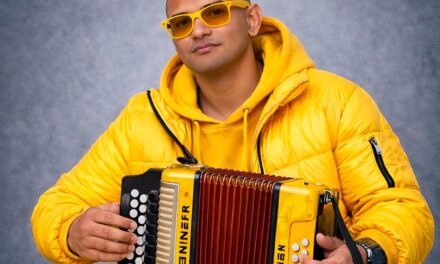 Adid reinventa “Café con ron” a ritmo de merengue característico