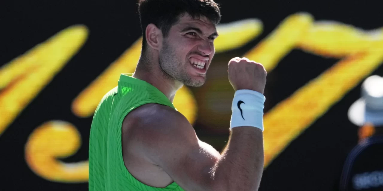 Carlos Alcaraz queda fuera del Abierto de Francia por una ofensa en la muñeca