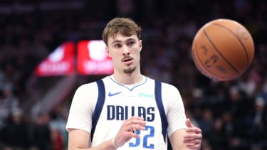Cooper Flagg regresa para ayudar a los Mavericks a vencer a los Knicks