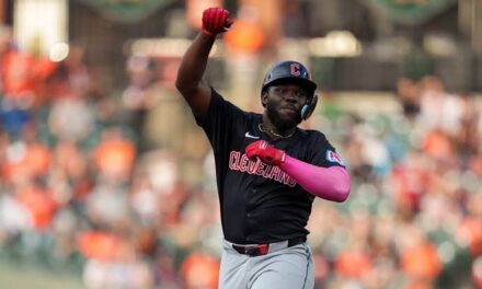 Orioles reclaman al dominicano Jhonkensy Noel desde los Guardianes